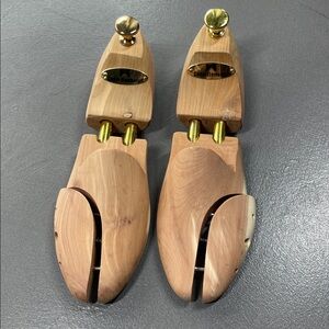 Cedar Elements Shoe Trees with Brass Hardware Size Small